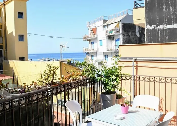 Konukevi Acitrezza B&B 3*