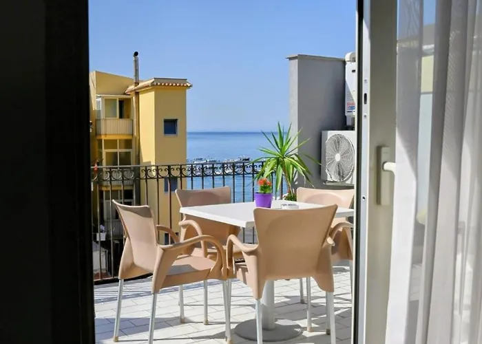 Konukevi Acitrezza B&B Aci Trezza