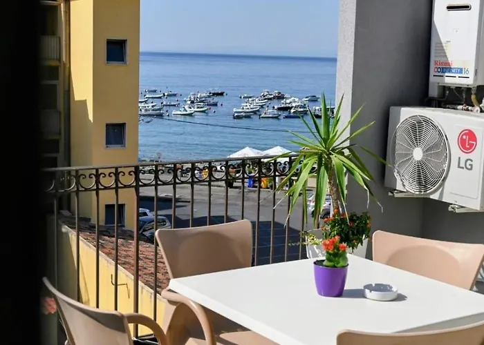 Konukevi Acitrezza B&B 3*